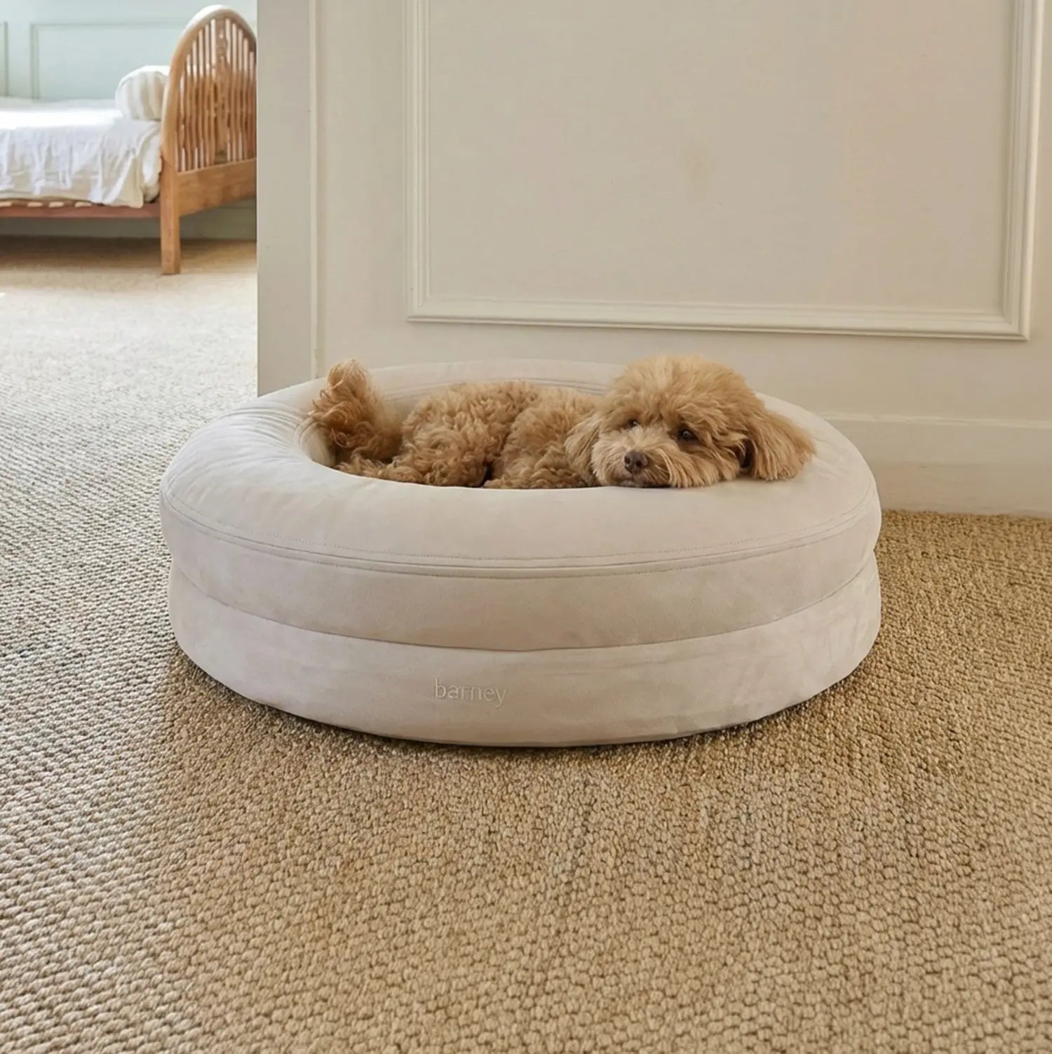 Small BarneyCurl Bed in Bone